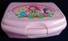 Lade das Bild in den Galerie-Viewer, BROTDOSEN -BOX "Trixibelle" - Kunststoff, Aufschrift Fantasie Movie Trickfilm Figuren Abstrakt Motiv Dekor, Verschließ- & Aufklappbar