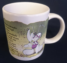 Lade das Bild in den Galerie-Viewer, KAFFEETASSE - Keramik / Steingut, Diddl Maus Motiv Grinsend Lachend Wochentext Spruch Schriftzug Motiv Dekor
