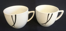 Lade das Bild in den Galerie-Viewer, 2er Set KAFFEETASSEN "Oslo" - Porzellan, Schwarze Streifen Linien Dekor