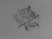 Lade das Bild in den Galerie-Viewer, BEILAGENSCHÜSSEL - Porzellan, Gewölbter Goldrand Dekor