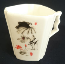 Lade das Bild in den Galerie-Viewer, 2er MOCCA KAFFEEGEDECK - Porzellan, Tiere Pflanzen Flora Fauna Werbe Schriftzug Motiv Dekor