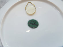 Lade das Bild in den Galerie-Viewer, WAND SAMMELTELLER "Frühling" - Vierjahreszeiten, Porzellan, Barbara Fürstenhöfer Designerin