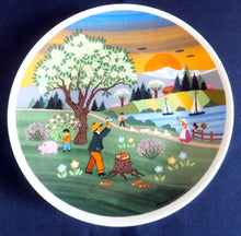 Lade das Bild in den Galerie-Viewer, WAND SAMMELTELLER "Frühling" - 20erD, Vierjahreszeiten, Porzellan, Barbara Fürstenhöfer Designerin