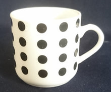 Lade das Bild in den Galerie-Viewer, ESPRESSOTASSE "Cafissimo" - Porzellan, Mehrfach Kreise Punkte Motiv Dekor