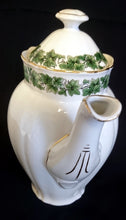 Lade das Bild in den Galerie-Viewer, KAFFEEKANNE MIT DECKEL - Porzellan, Blatt Blätter Abstrakt Symbollinien Motiv Goldrand Dekor