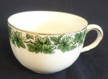 Lade das Bild in den Galerie-Viewer, KAFFEETASSE - Porzellan, Blatt Blätter Abstrakt Symbollinien Motiv Goldrand Dekor