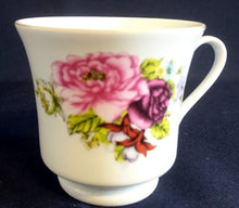 Lade das Bild in den Galerie-Viewer, TEETASSE - Porzellan, Goldrand Rosenblumen Blütenstrauß Pflanzen Motiv Dekor
