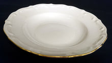 Lade das Bild in den Galerie-Viewer, SUPPENTELLER - Porzellan, Goldrand Geometrisches Punkte Relief Dekor