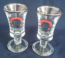 Lade das Bild in den Galerie-Viewer, 2er Set GETRÄNKEGLÄSER - Hartglas, Goldrand Banner Schriftzug Aufschrift Motiv Dekor