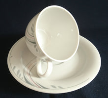 Lade das Bild in den Galerie-Viewer, 2er KAFFEEGEDECK "Fashion BonApart" - Porzellan, Abstrakt Linien Striche Blatt Blätter Motiv Dekor