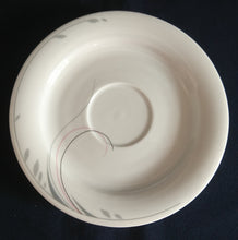 Lade das Bild in den Galerie-Viewer, 2er KAFFEEGEDECK "Fashion BonApart" - Porzellan, Abstrakt Linien Striche Blatt Blätter Motiv Dekor