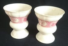 Lade das Bild in den Galerie-Viewer, 2er Set KAFFEEBECHER - Porzellan, Abstrakt Blumenblüten Rand Rüdesheim Motiv Asbach Schriftzug Relief Form Dekor