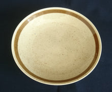 Lade das Bild in den Galerie-Viewer, SUPPENTELLER - Porzellan, Zweifärbiges Gesprenkeltes Linien Dekor, Inglasur, Handbemalt