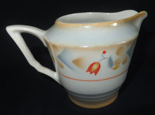 Lade das Bild in den Galerie-Viewer, MILCHKÄNNCHEN "Senta" - Porzellan, Blüten / Blumen Dekor