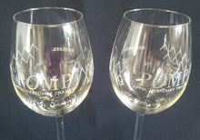 Lade das Bild in den Galerie-Viewer, 2er Set GETRÄNKEGLÄSER "Pomp" - Hartglas, Geometrisches Linien Aufschrift Dekor
