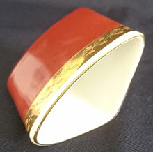 Lade das Bild in den Galerie-Viewer, 3er Set RAUCHERTISCHTABLETT - Porzellan, Goldrand Linien Abstrakt Pflanzen Blatt Blätter Motiv Dekor