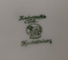 Lade das Bild in den Galerie-Viewer, BLUMENVASE "Apart" - Porzellan, Striche Linien Relief Dekor, Designer Hans Achtziger