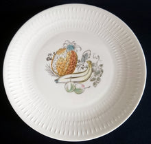 Lade das Bild in den Galerie-Viewer, 5er Set DESSERT- & BEILAGEN- SAMMELTELLER "Apart" - Porzellan, Apfel Birne Zitrone Ananas Banane Heidel- Stachelbeeren Obst Flora Motiv Reliefrand Dekor