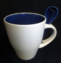 Lade das Bild in den Galerie-Viewer, KAFFEETASSE & LÖFFEL - Keramik / Steingut, Klassisch Modern Zweifärbiges Dekor