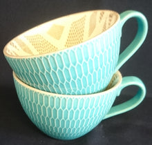Lade das Bild in den Galerie-Viewer, KAFFEETASSE / POTT - Keramik / Steingut, Abstrakt Waben Dekor