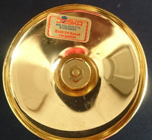 Lade das Bild in den Galerie-Viewer, 2er Set STABTAFEL KERZENSTÄNDER - Metall / 24 Karat Vergoldet, Klassisch Herzform Motiv Dekor (G)