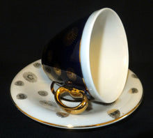 Lade das Bild in den Galerie-Viewer, 2er Set KAFFEETASSEN - Porzellan, Kobalt Linien Goldrand Sonne Blumenblüten Dekor