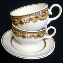 Lade das Bild in den Galerie-Viewer, 2er Set TEETASSEN "Friesland Atlantis" - Porzellan, Goldrand Abstrakt Muschel Fisch Schuppen Relief Dekor