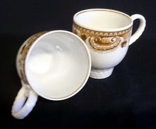 Lade das Bild in den Galerie-Viewer, MOCCATASSE "Friesland Atlantis" - Porzellan, Goldrand Abstrakt Muschel Fisch Schuppen Relief Dekor