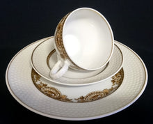 Lade das Bild in den Galerie-Viewer, 2er Set TEETASSEN "Friesland Atlantis" - Porzellan, Goldrand Abstrakt Muschel Fisch Schuppen Relief Dekor