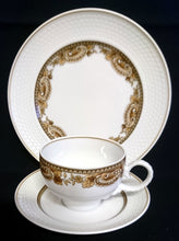 Lade das Bild in den Galerie-Viewer, TEETASSE "Friesland Atlantis" - Porzellan, Goldrand Abstrakt Muschel Fisch Schuppen Relief Dekor