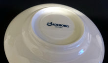 Lade das Bild in den Galerie-Viewer, EIERBECHER "Friesland Atlantis" - Porzellan, Goldrand Abstrakt Muschel Fisch Schuppen Relief Dekor