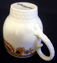 Lade das Bild in den Galerie-Viewer, 2er Set MOCCATASSEN "Friesland Atlantis" - Porzellan, Goldrand Abstrakt Muschel Fisch Schuppen Relief Dekor