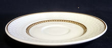 Lade das Bild in den Galerie-Viewer, MOCCA UNTERTASSE "Friesland Atlantis" - Porzellan, Goldrand Abstrakt Muschel Fisch Schuppen Relief Dekor