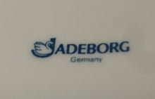 Lade das Bild in den Galerie-Viewer, SAUCIER "Friesland" "Atlantis" - Porzellan, Goldrand Abstrakt Muschel Fisch Schuppen Relief Dekor