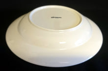 Lade das Bild in den Galerie-Viewer, 2er Set SUPPENTELLER "Friesland Atlantis" - Porzellan, Goldrand Abstrakt Muschel Fisch Schuppen Relief Dekor