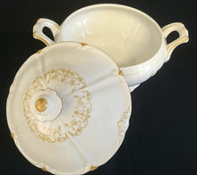 Lade das Bild in den Galerie-Viewer, BEILAGENSCHÜSSEL MIT DECKEL - Porzellan, Barrock Style, Abstrakt Dekor