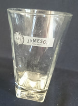 Lade das Bild in den Galerie-Viewer, GETRÄNKEGLAS - Hartglas, Klar Geschliffenes Schriftzug Logo Symbol Dekor, Limited Edition