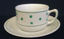 Lade das Bild in den Galerie-Viewer, UNTERTASSE - Porzellan, Porzellan, Linien Punkte Tupfen Kreise Dekor