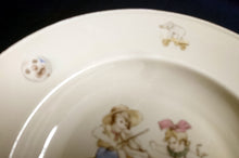 Lade das Bild in den Galerie-Viewer, SUPPENTELLER - Porzellan, Tanzende Spielende Mädchen & Junge Goldrand Dekor