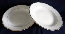 Lade das Bild in den Galerie-Viewer, 2er Set SUPPENTELLER - Porzellan, Porzellan, Doppelter & Innen Goldrand Linien Gewölbter Relief Form Dekor