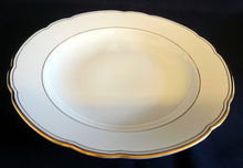 Lade das Bild in den Galerie-Viewer, SUPPENTELLER - Porzellan, Doppelter & Innen Goldrand Linien Gewölbter Relief Form Dekor