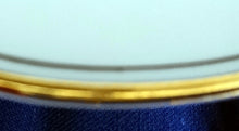 Lade das Bild in den Galerie-Viewer, 2er Set SUPPENTELLER - Porzellan, Porzellan, Doppelter & Innen Goldrand Linien Gewölbter Relief Form Dekor