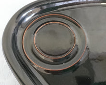 Lade das Bild in den Galerie-Viewer, SERVIERTABLETT - Keramik / Steingut, Eiförmig Oval, Einfärbiges Dunkelbraunes Dekor