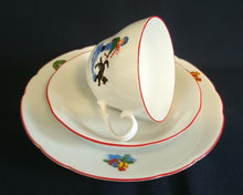 Lade das Bild in den Galerie-Viewer, TEETASSE - Porzellan, Junge & Hund Motiv Linienrand Dekor