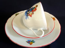 Lade das Bild in den Galerie-Viewer, 2er Set UNTERTASSEN - Porzellan, Einfärbiges Linienrand Dekor