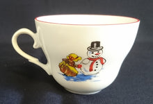 Lade das Bild in den Galerie-Viewer, TEETASSE - Porzellan, Kinder Fahrrad Schneemann Motiv Linienrand Dekor