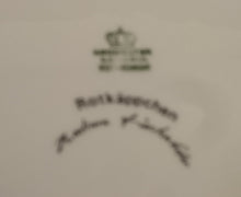 Lade das Bild in den Galerie-Viewer, SAMMELTELLER "Gebrüder Grimm Märchen" "Rotkäppchen" - Porzellan, Märchen Dekor Barbara Fürstenhöfer Designerin