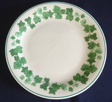 Lade das Bild in den Galerie-Viewer, 2er Set DESSERTTELLER - Keramik / Steingut, Blatt Blätter Laub Rand Dekor