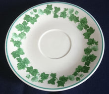 Lade das Bild in den Galerie-Viewer, 2er Set UNTERTASSEN - Keramik / Steingut, Blatt Blätter Laub Rand Dekor