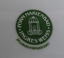 Lade das Bild in den Galerie-Viewer, DESSERTTELLER "Ingres Weiss" - Porzellan, Breiter Blumen Blüten Ausschnitt Dekorrand